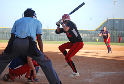 Team TFS Texas-Heintzelman's Jessica Taylor (batter)